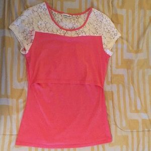 ⚜️Momzelle coral and lace nursing top⚜️